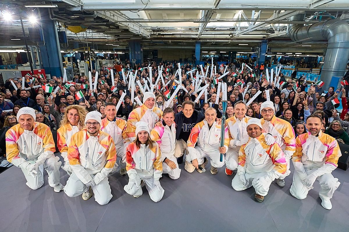 La Fiamma Olimpica a Mirafiori: Elkann Invoca il Ritorno dello Spirito Olimpico