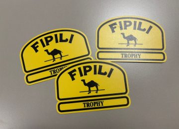 La superstrada vista con un sorriso: l'adesivo 'FiPiLi Trophy' sta spopolando