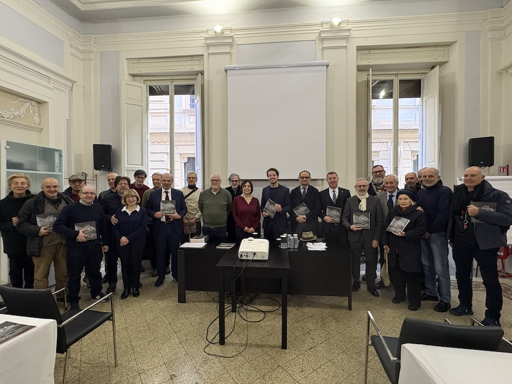 Le fotografie narrano San Lorenzo nel volume "Tra arte e botteghe"