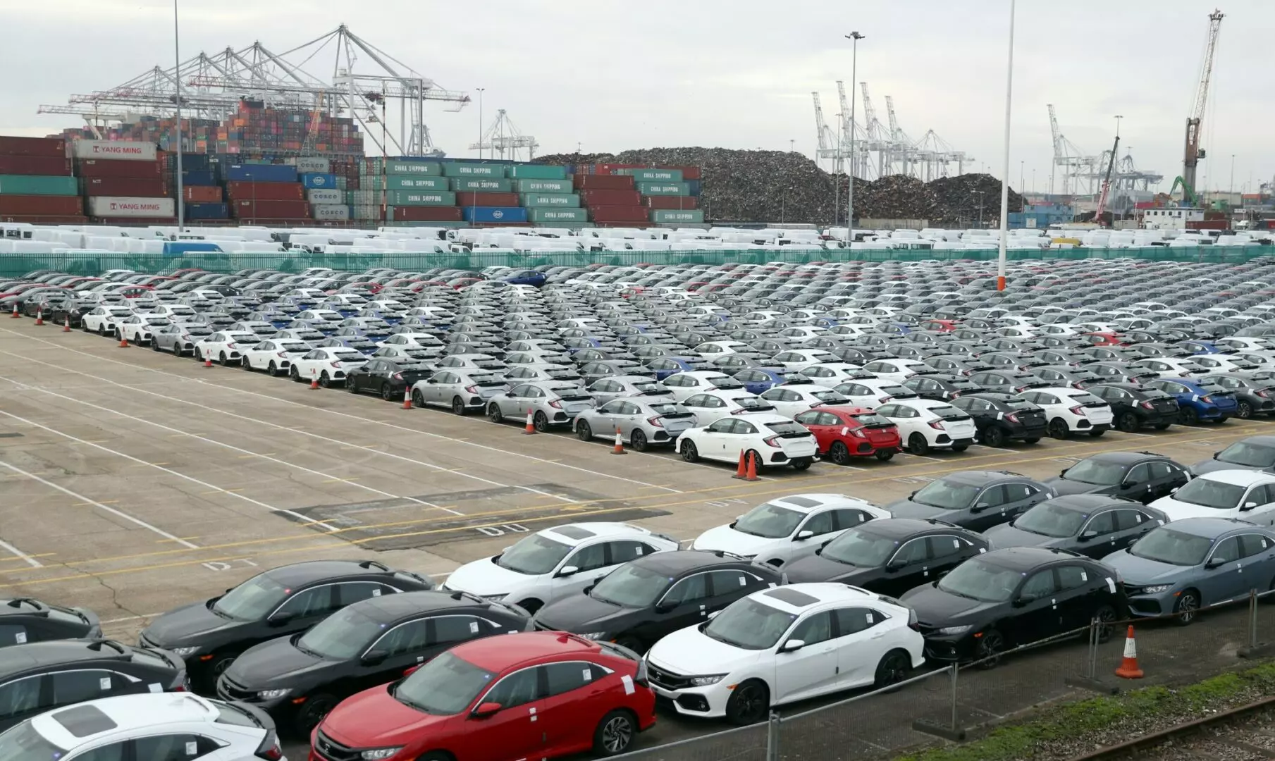 A dicembre, le immatricolazioni di automobili aumentano del 2,22% rispetto all'anno precedente