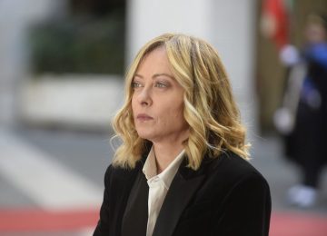 Meloni invita le alte cariche e l'opposizione a una messa in memoria delle vittime di Crans-Montana