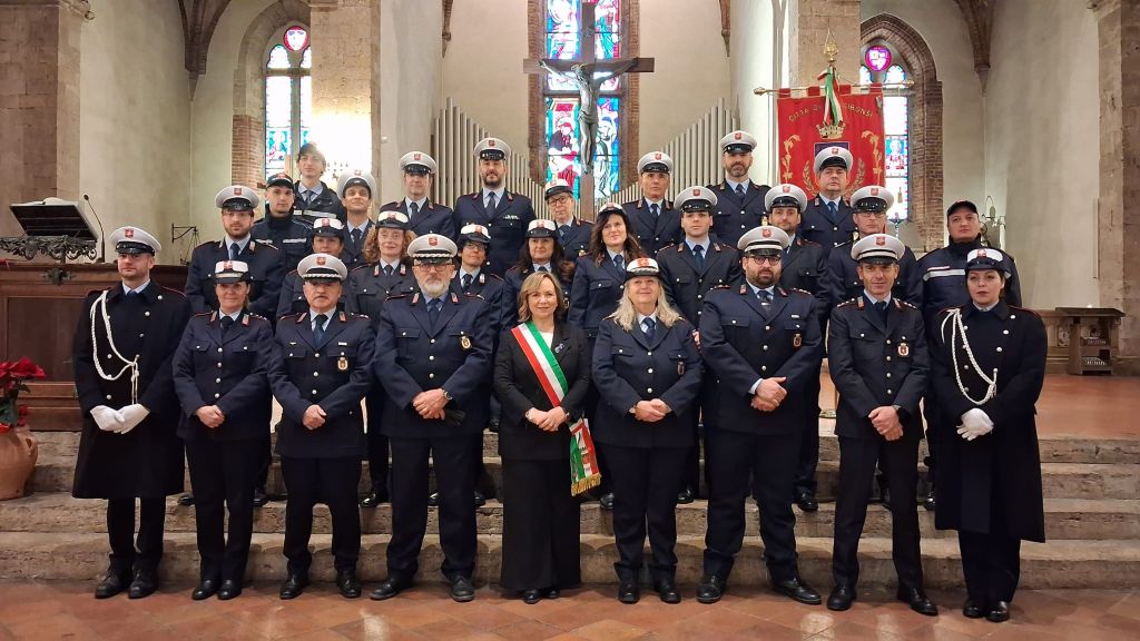 Poggibonsi celebra il 2025 della Polizia Locale: più di 25.000 interventi al servizio della comunità.