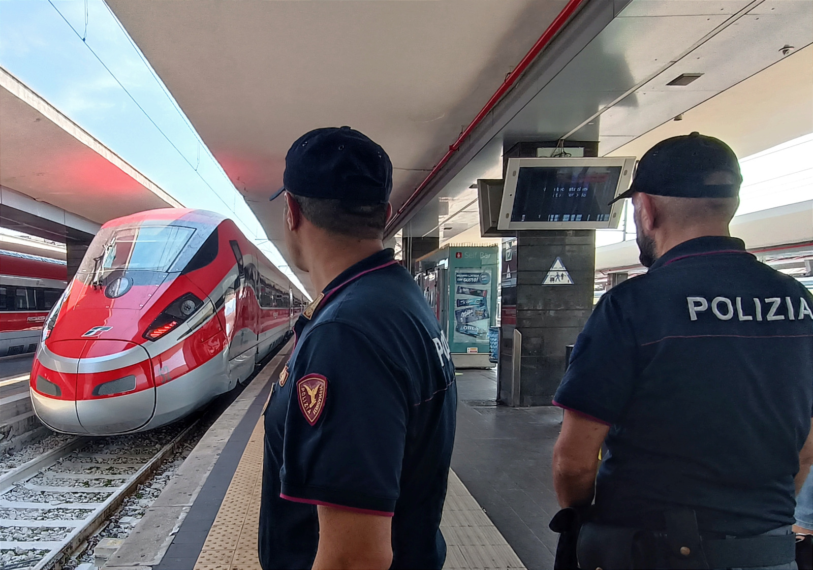 Polizia Ferroviaria: 42mila Pattuglie in Campo nel 2025 per la Sicurezza di Treni e Stazioni