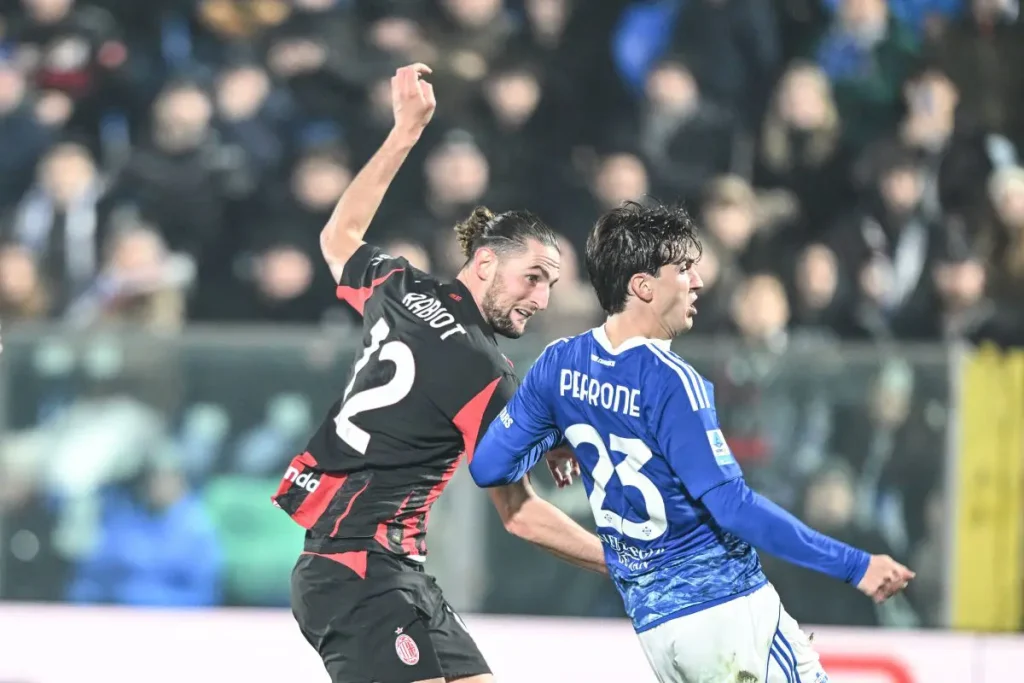 Rabiot Guida il Milan alla Vittoria con un 3-1 sul Como al Sinigaglia - Agenzia di Stampa Italpress