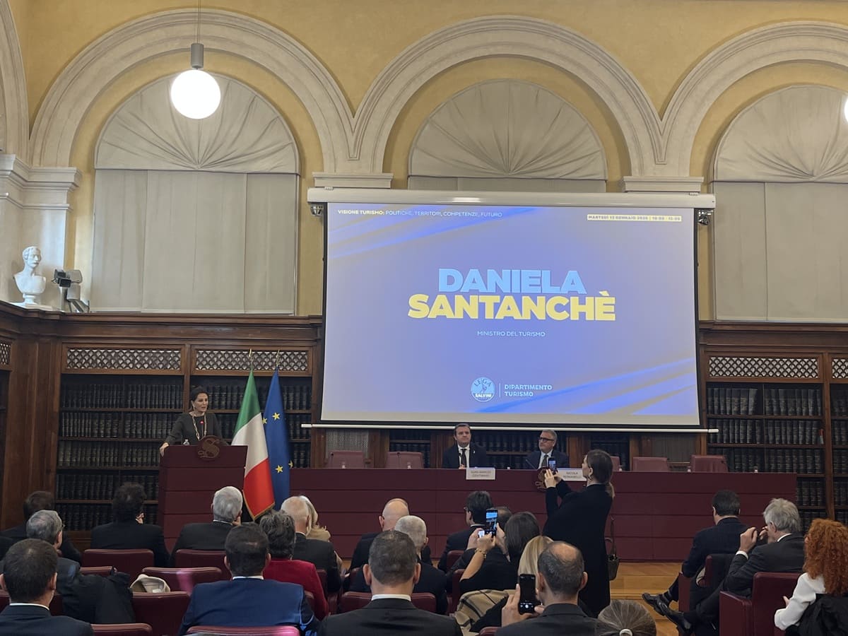 Santanché: "Dobbiamo promuovere un prodotto, il nostro fascino."
