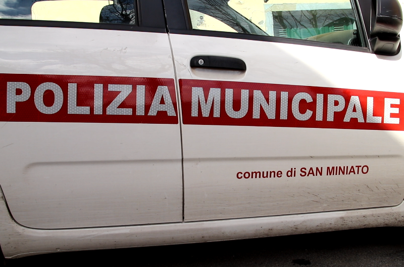 Viaggiava in autobus verso Siena con droga: denunciato