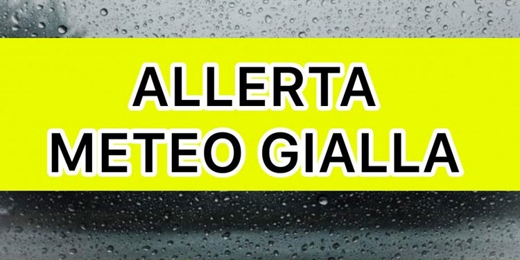 rewrite this title Toscana, allerta meteo gialla giovedì 12 febbraio 2026in Italian
