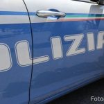 rewrite this title Firenze, misure cautelari per induzione al falsoin Italian