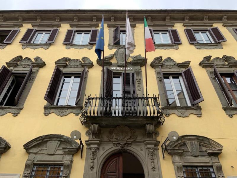 rewrite this title "Sempre più vicini": al via progetto di cittadinanza attiva per controllo di vicinato e protezione civilein Italian