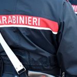 rewrite this title Sicurezza a Firenze, tre arresti dei Carabinieriin Italian