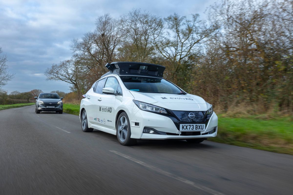 Nissan Leaf: Il progetto di guida autonoma EvolvAD trionfa al C2i Award 2025