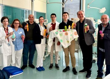 Al San Jacopo arrivano i 'polpetti' per i nati prematuri: consegna con il sottosegretario Dikain