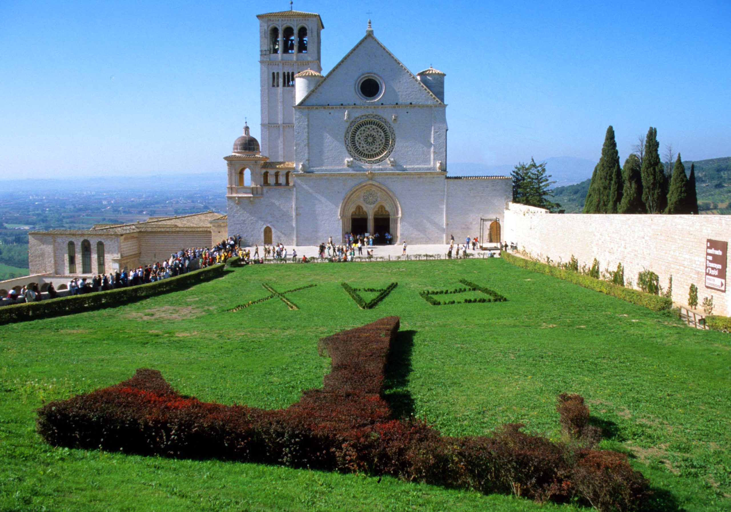 Assisi: Oltre 370.000 pellegrini per l'esposizione delle reliquie di San Francesco