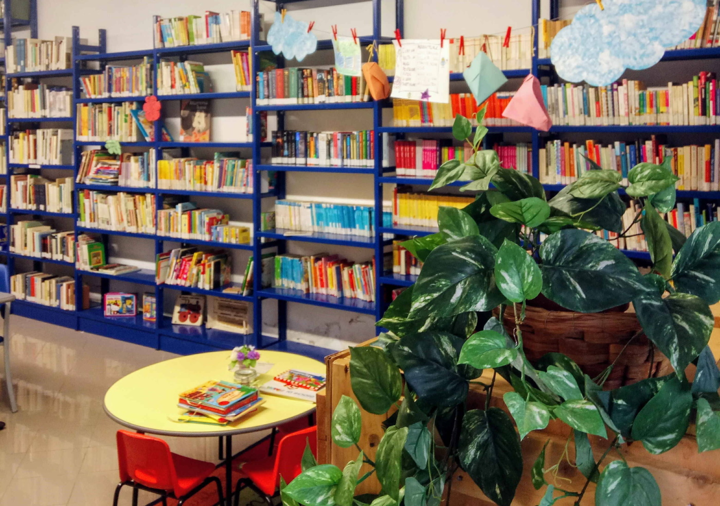 Biblioteca di Calci: Nuovo Look con Arredi, Libri e Spazi Interni Rivitalizzati