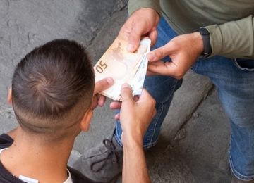 Borgo San Lorenzo: 18enne condannato per estorsione