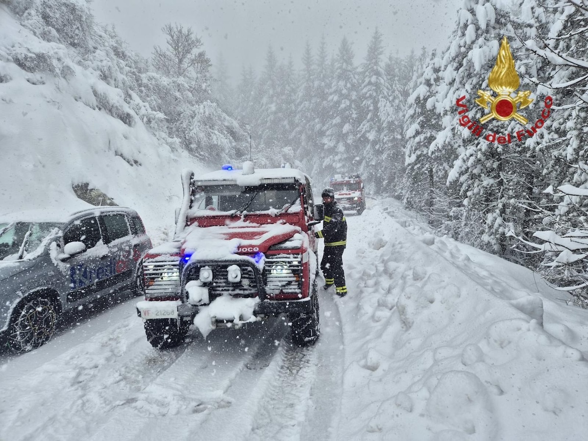 Effetti della neve in provincia di Arezzo: 60 interventi dei vigili del fuoco