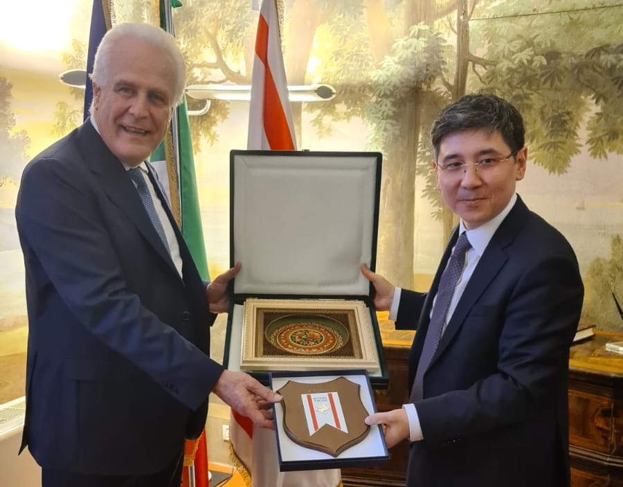 Gemellaggio Toscana-Bukhara: Giani incontra l'ambasciatore dell'Uzbekistan
