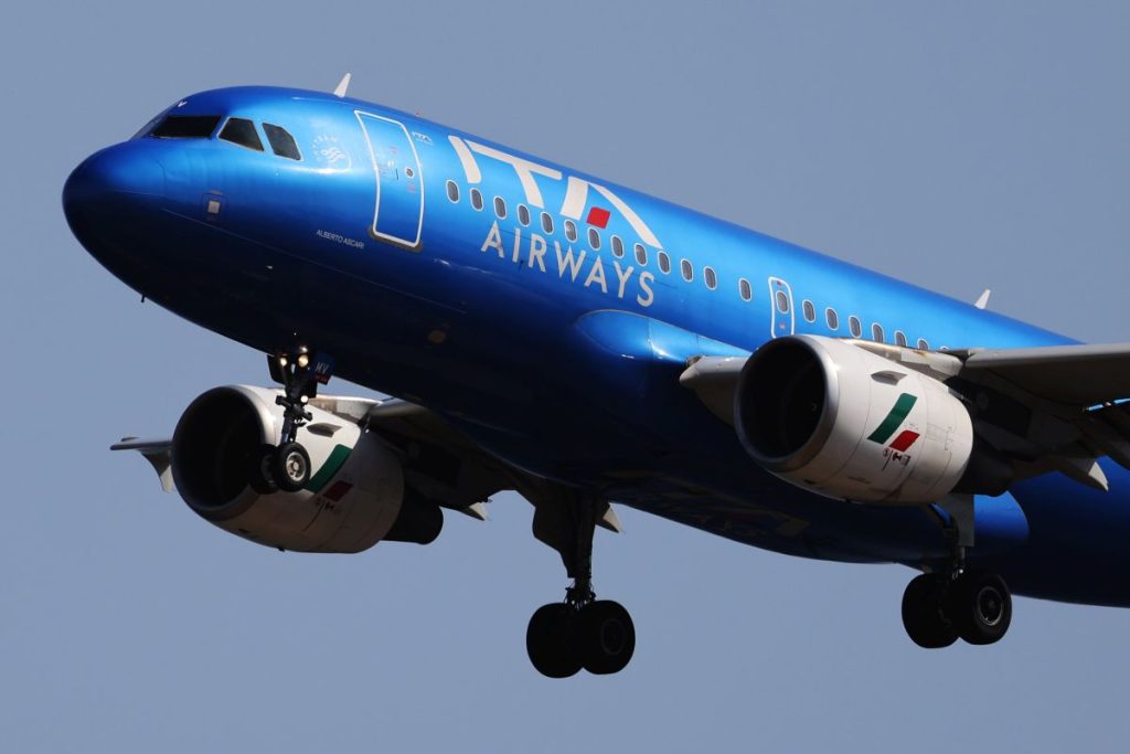 ITA Airways: Crescita dei ricavi e ottime performance nel lungo raggio attese per il 2025