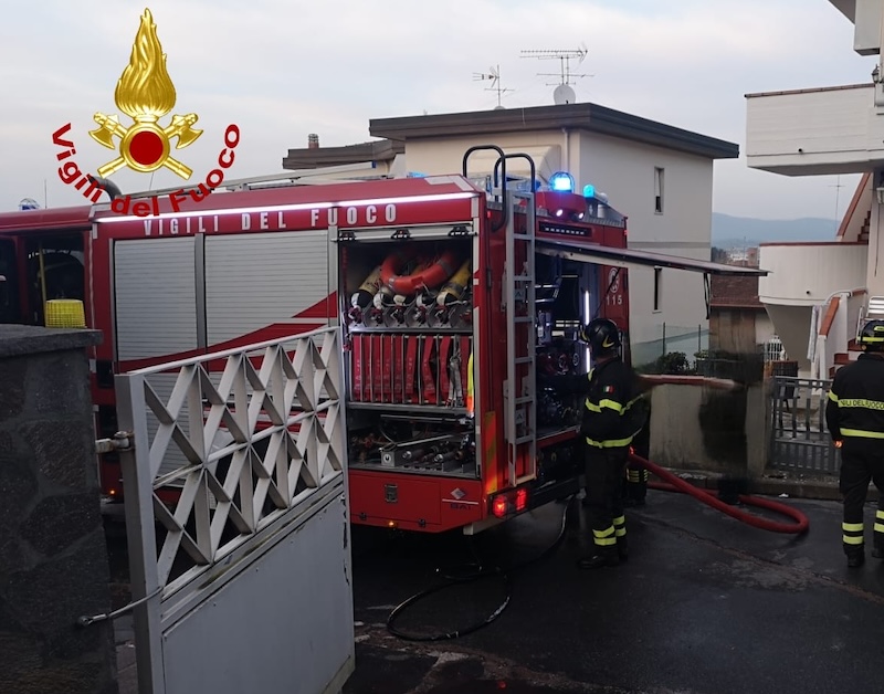 Incendio in un garage a San Miniato: danni ingenti causati dal rogo