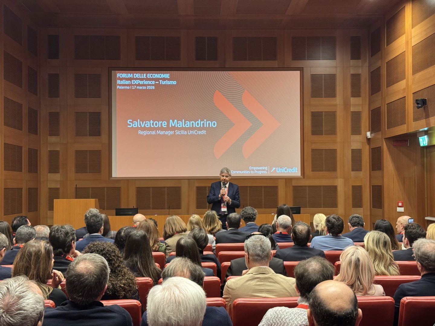 La Sicilia raggiunge oltre 22,5 milioni di turisti nel 2025, con un incremento del 5,5% di visitatori stranieri.