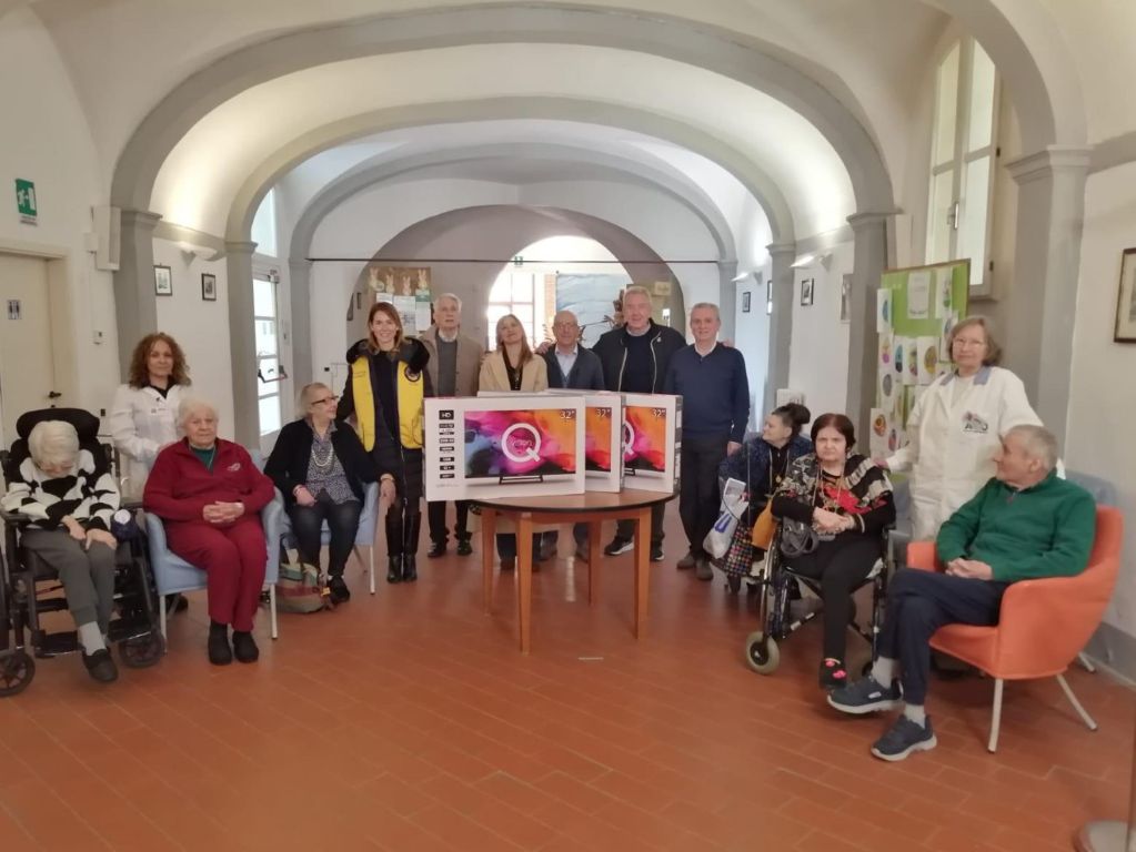 Lions Club San Miniato dona tre TV alla 'Del Campana Guazzesi'