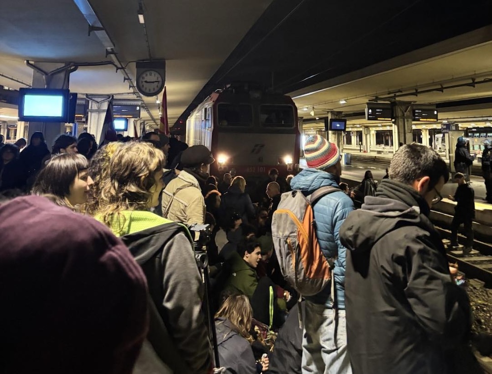 Consigliere individuato durante la manifestazione alla stazione di Pisa, Fossi (Pd): 'È necessario fare chiarezza'