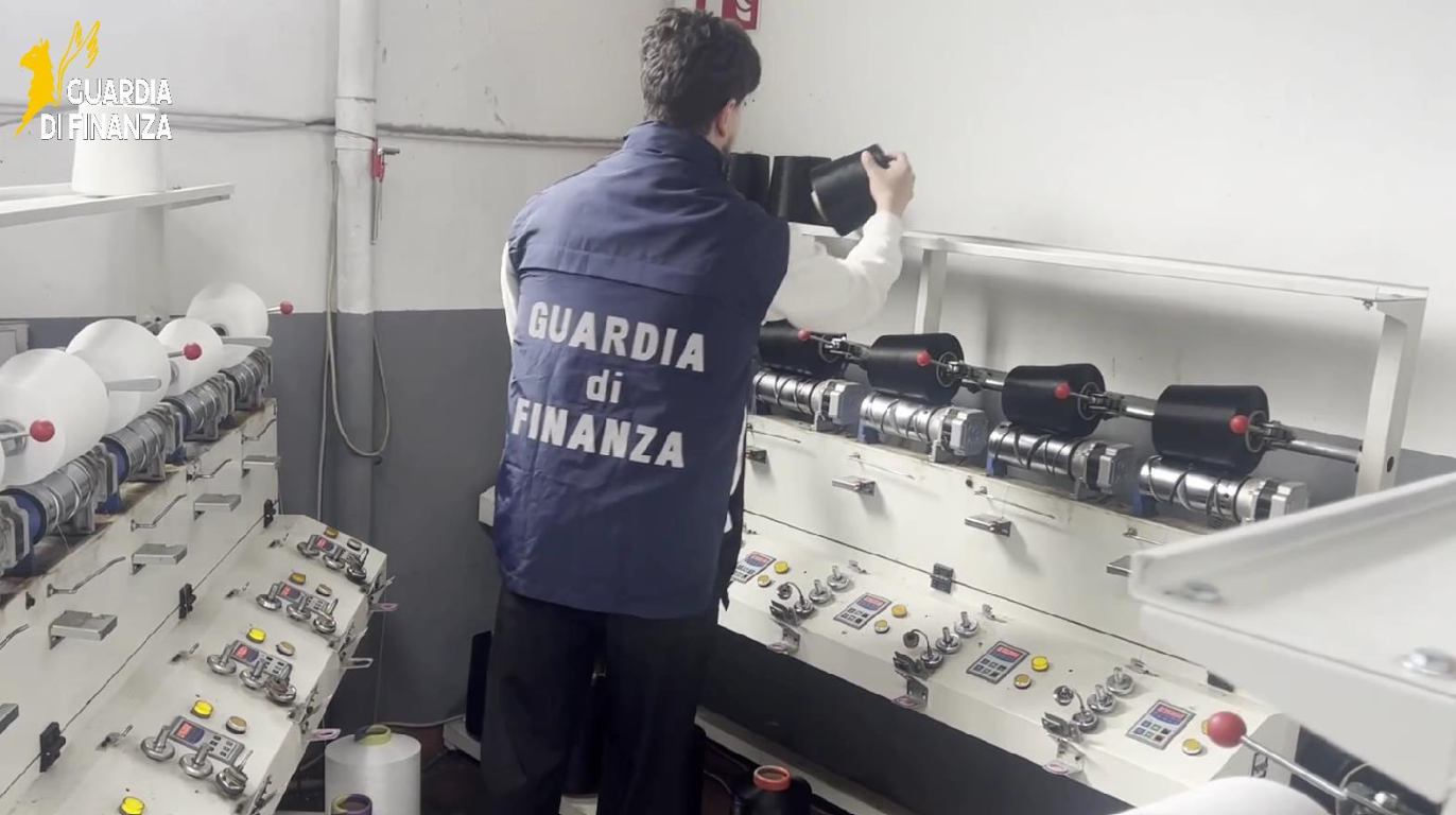Prato, sequestrate oltre 245mila rocche di filato irregolare