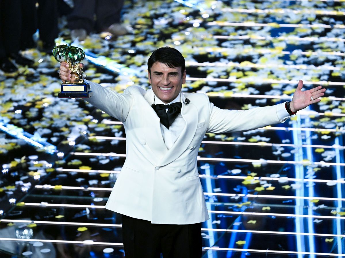 Sal Da Vinci Triumphs in Sanremo: A Passing of the Torch from Conti to De Martino - Italpress News Agency
