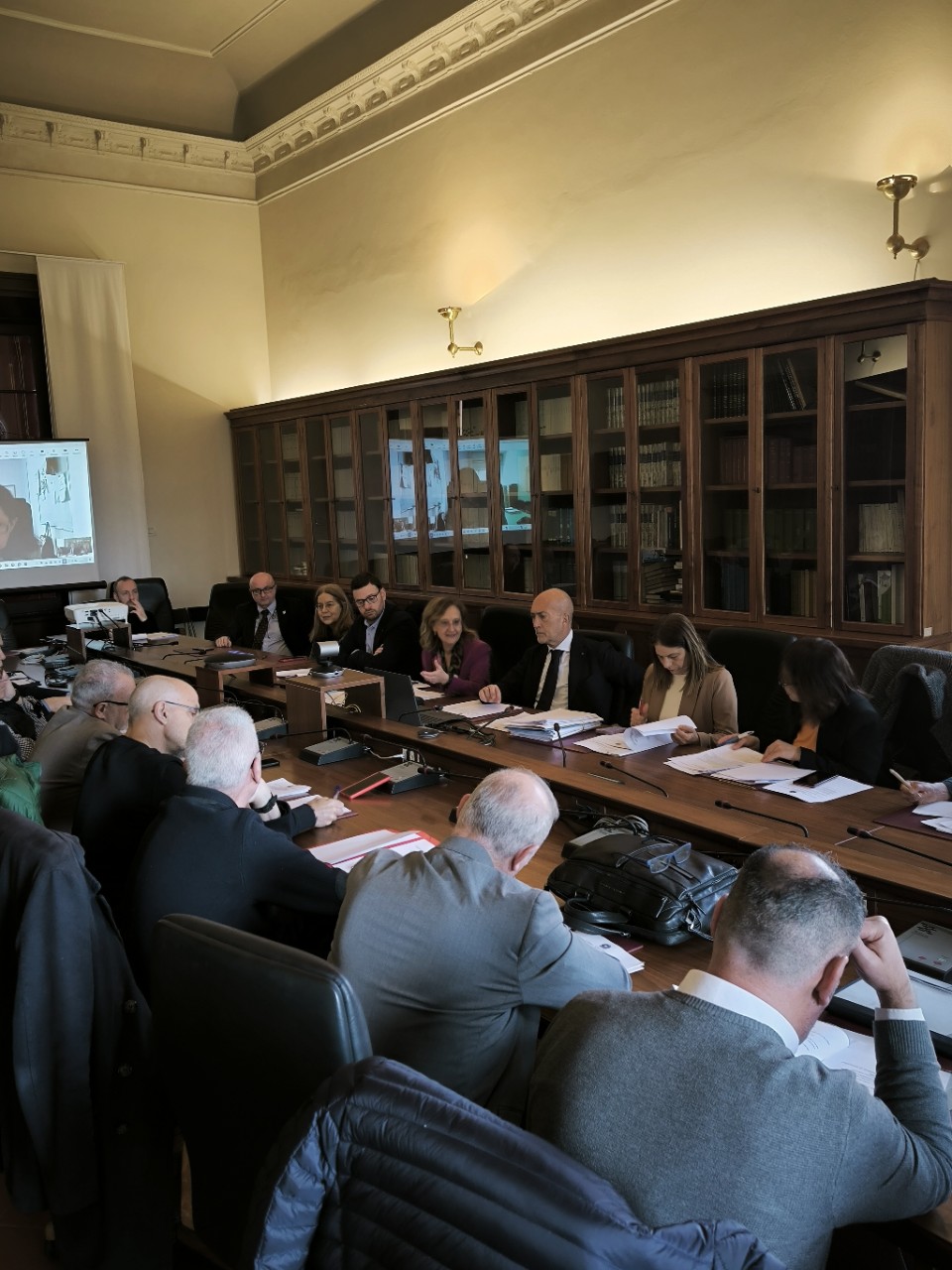 Sicurezza sul lavoro: incontro in Prefettura a Ferrara per promuovere la cultura della legalità tra i giovani.