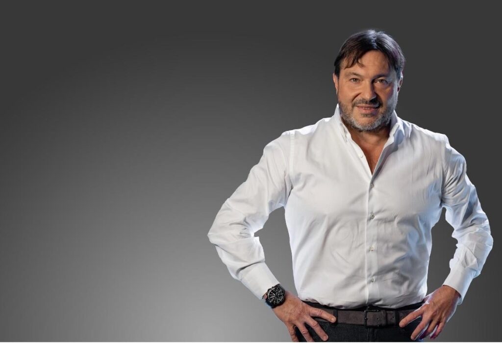 Sigfrido Ranucci ad Abbadia San Salvatore con lo spettacolo "Diario di un trapezista"
