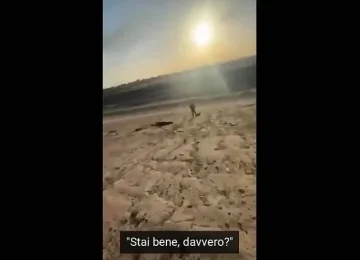"Stai bene?" La pilota americana si schianta in Kuwait: il video dei soccorsi