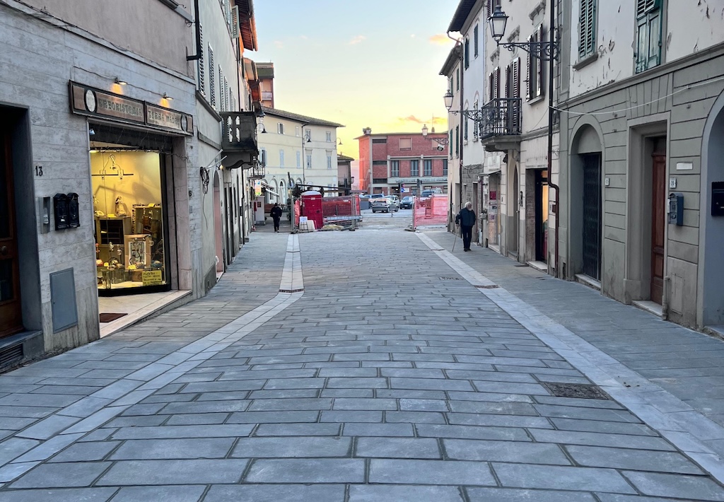 Suolo pubblico a Montespertoli: concessioni per tavoli all'aperto disponibili da aprile