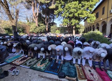 Una Bella Ramadan: Preghiera dei Fedeli Bengalese nel Complesso di San Domenico