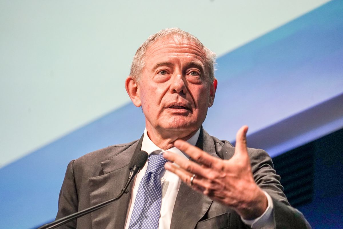 Urso incontra la ministra francese Le Hénanff: un dialogo sulla trasformazione digitale e lo sviluppo tecnologico.