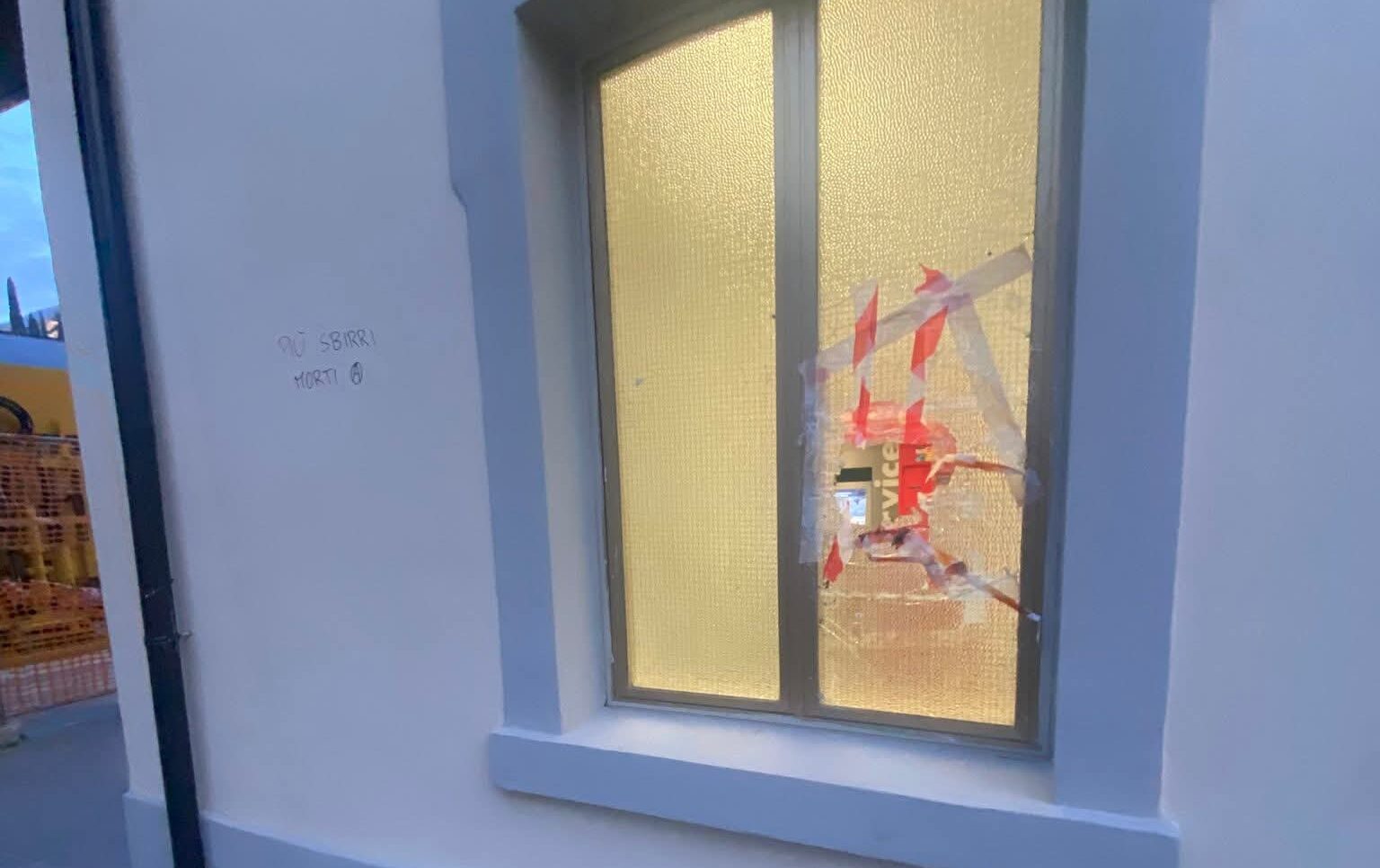 Vandalismo alla stazione di Contea-Londa