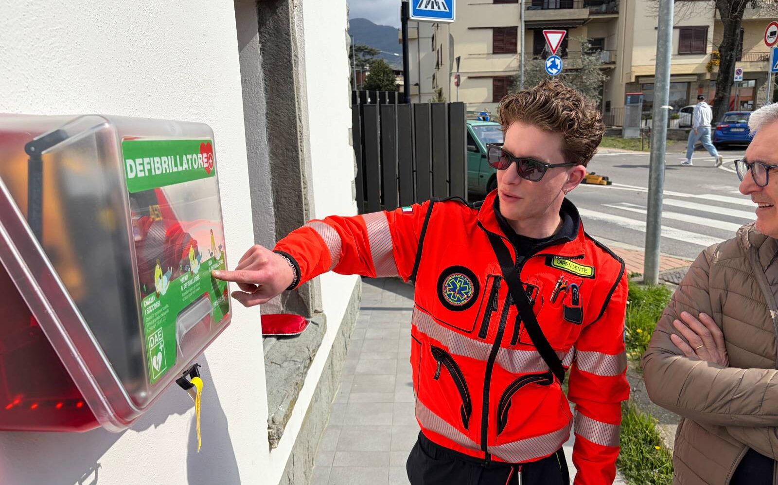 Defibrillatore presso la biblioteca di Cascia a Reggello