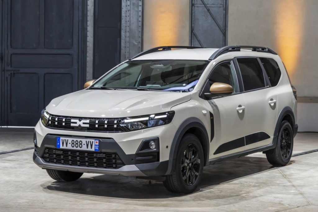 Dacia Jogger: Now More Powerful with Hybrid and GPL Options