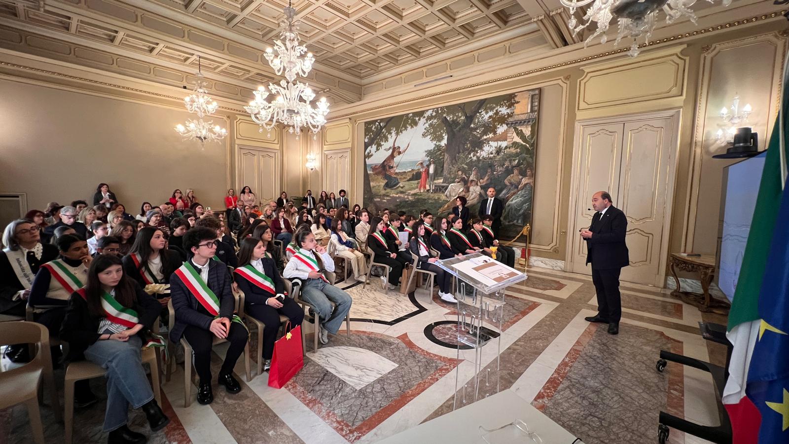 A Catania gli studenti apprendono la Costituzione in Prefettura