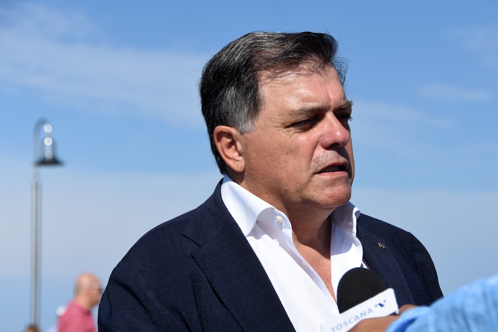 Pietrasanta: Aggressione dopo insulti razzisti. Il sindaco annuncia: "Telecamere collegate alle forze dell'ordine"