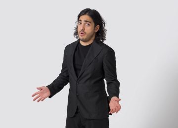 "Anche meno": il comico Max Angioni in scena a Pisa e Capannori