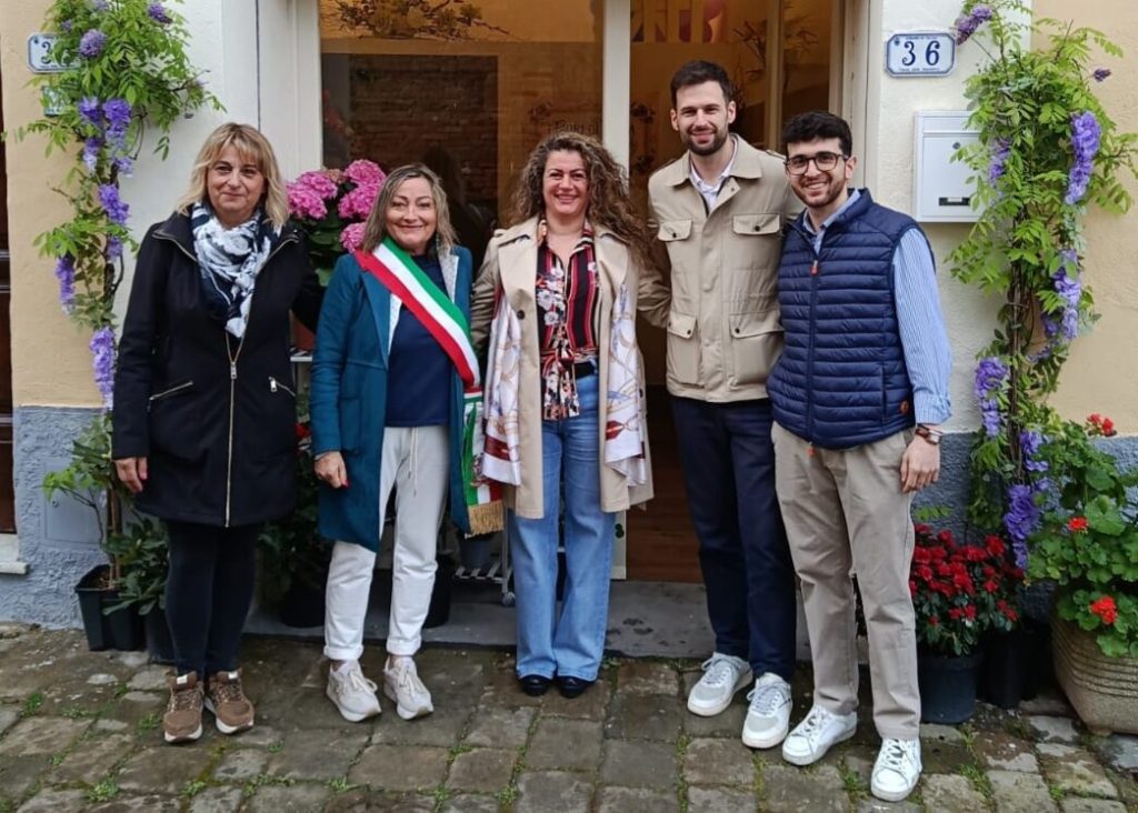 Apre 'I Fiori di Viola' nel centro storico di Palai
