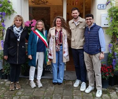 Apre 'I Fiori di Viola' nel centro storico di Palai