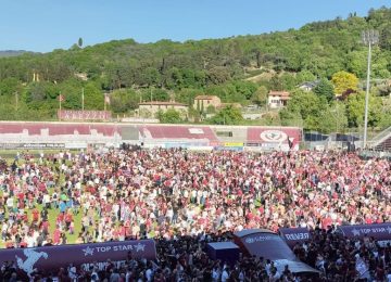 Arezzo torna in Serie B dopo vent'anni: grande festa!