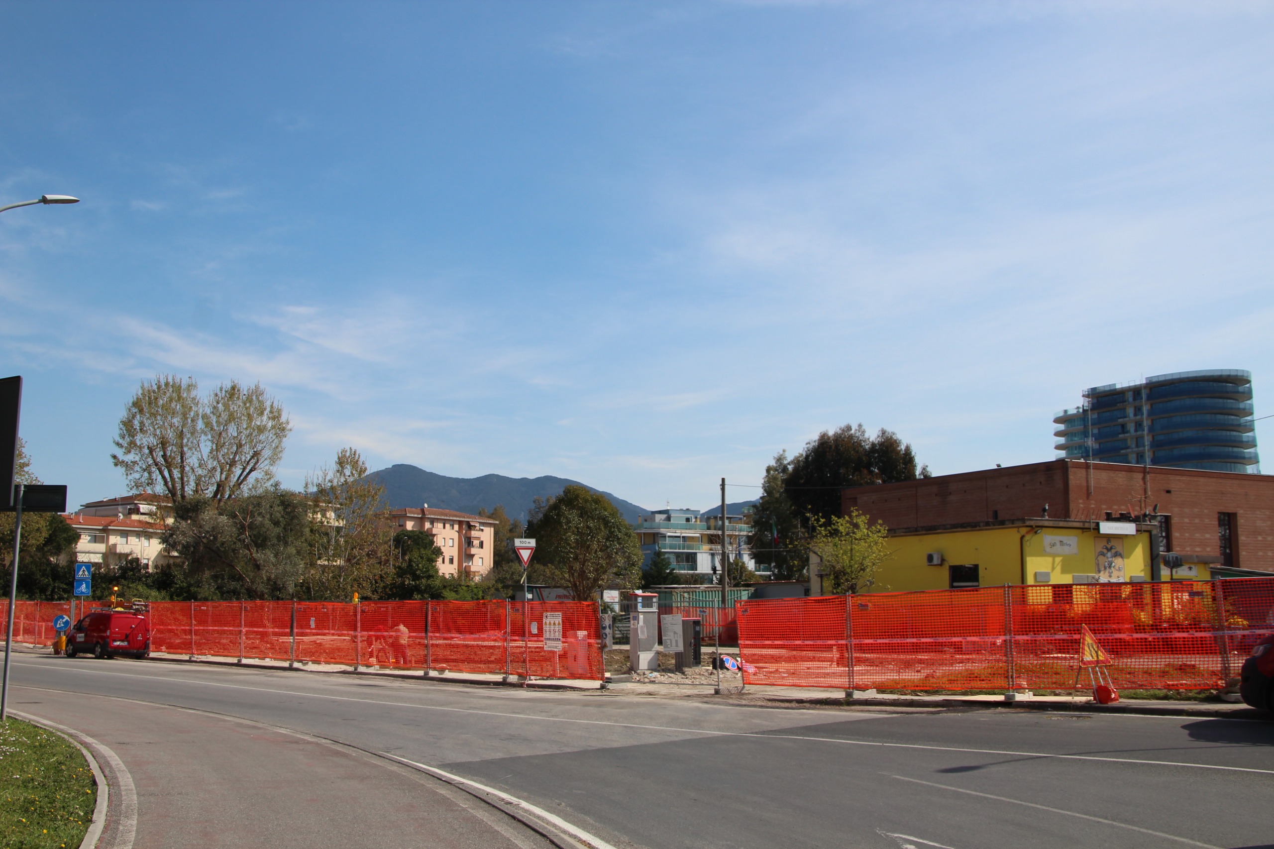 Completamento dei nuovi marciapiedi in via di Padule