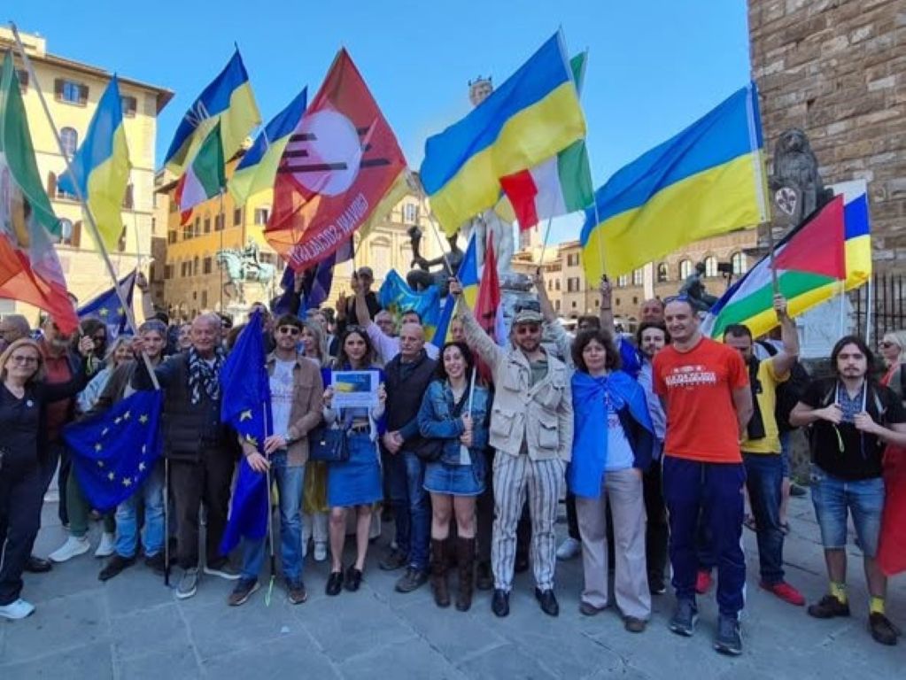 25 aprile, tensioni durante il corteo di +Europa a Firenze