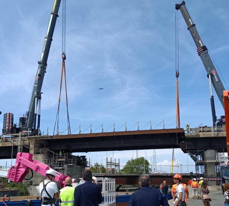 Fi-Pi-Li: il ponte levatoio dei Navicelli riporta la sua posizione originale