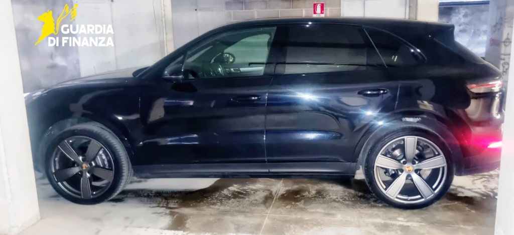 Frodi fiscali nel Livornese: sequestri per 500mila euro e indagine su tre persone