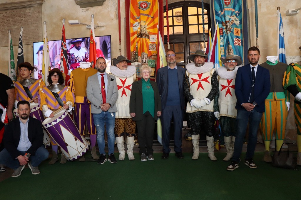 Gioco del Ponte: Presentati 59 Nuovi Costumi