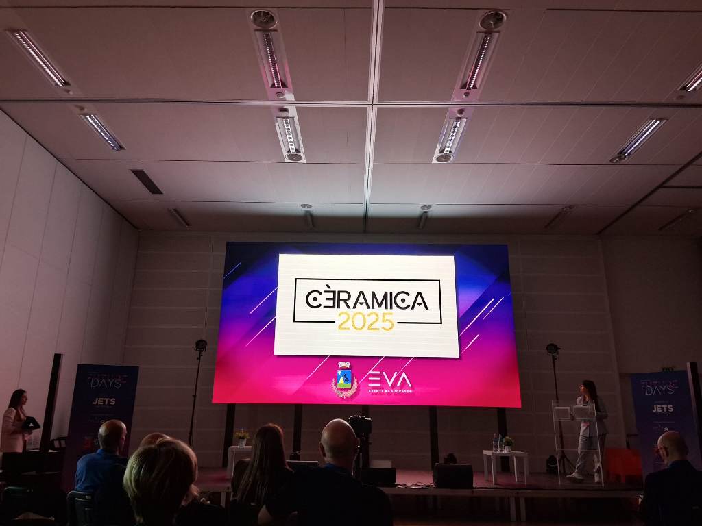 Giorni Futuri: Premiato Cèramica 2025 come Miglior Evento Natalizio