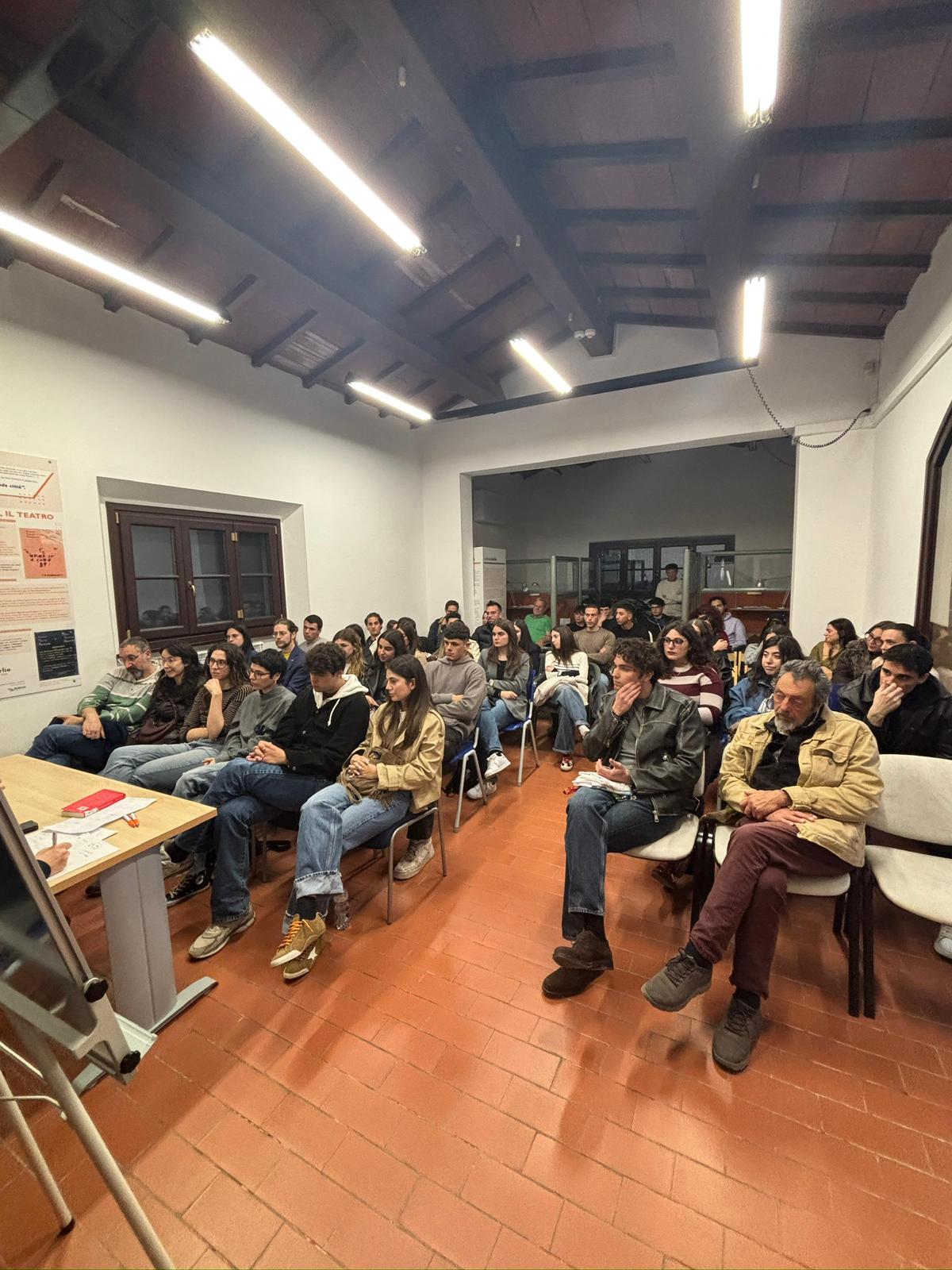 Giovani a Villa Crastan: discussione su relazioni e dipendenze affettive